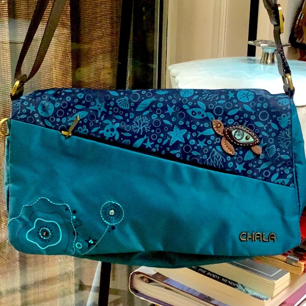 CHALA VENTURA SEA TURTLE RFID BAG EUC